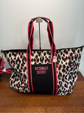 NWT Victoria's Secret Leopard Print Large Weekender Tote Bag